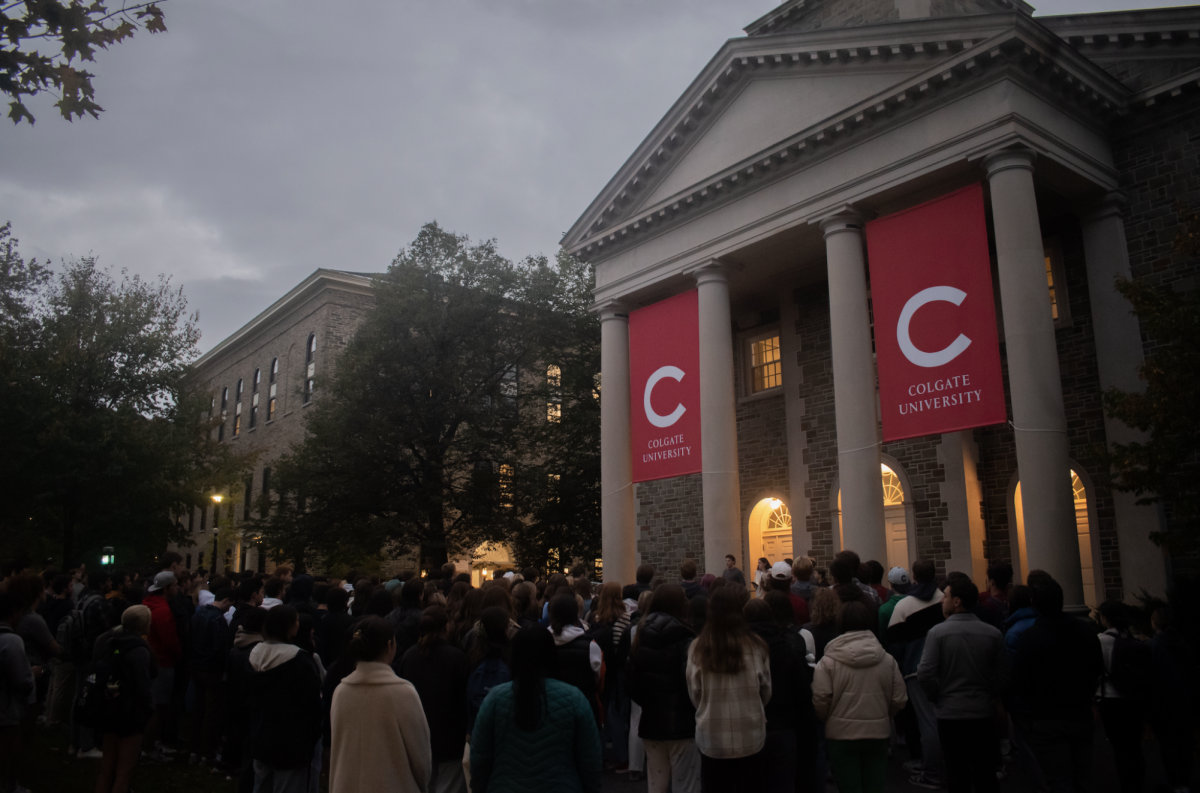 CJU and Students Organize Vigil in Response to Attack on Israel